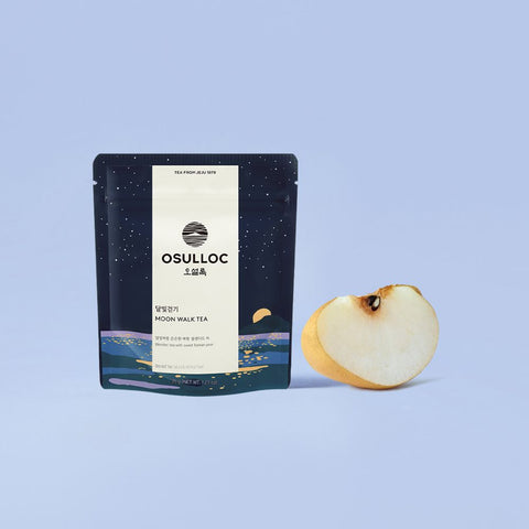 OSULLOC Moon Walk Tea 35 g — Dark blue pouch beside a cut pear.