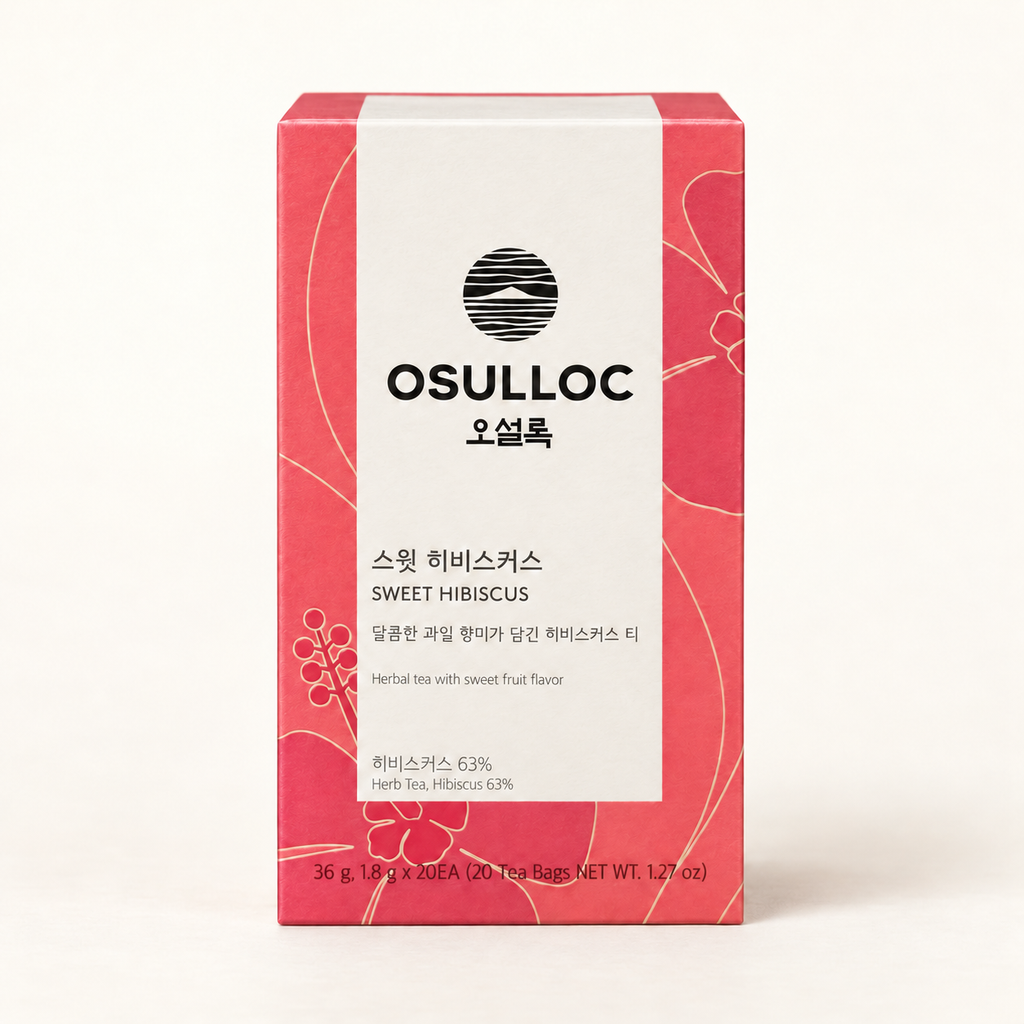 OSULLOC Sweet Hibiscus — Caja coral fotografiada sobre un fondo marfil cálido.